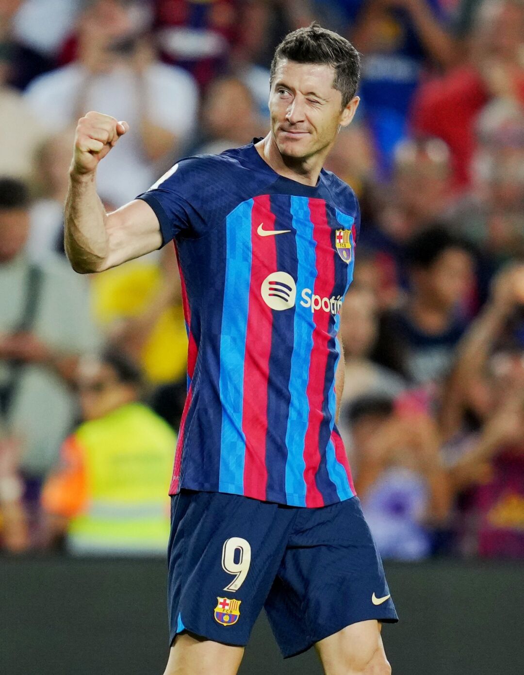 关于莱万多夫斯基新星关键助攻表现惊艳，公牛未来可期！的信息