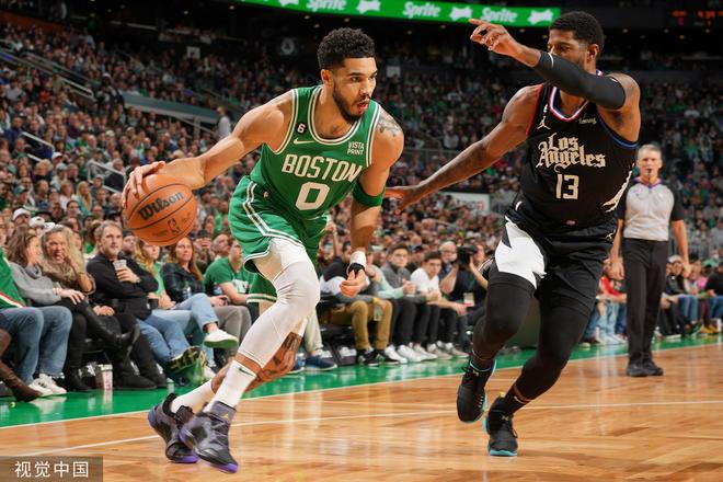 塔图姆回归赛场，精彩发挥首场状态亮眼，快船观众沸腾！的简单介绍