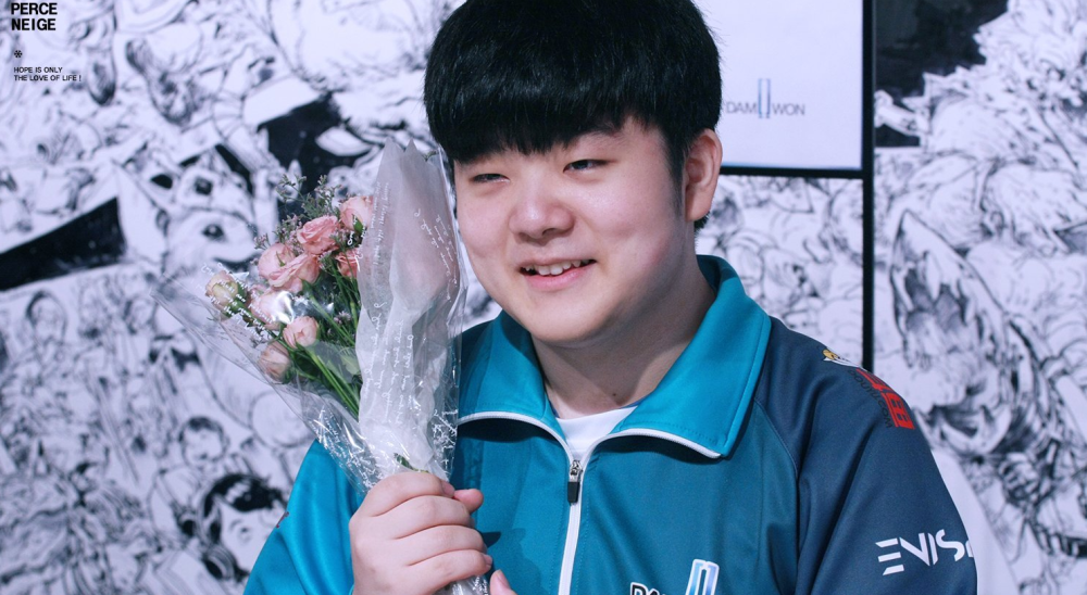 包含Scout在DWG比赛中绝杀，关键助攻引发热议！的词条