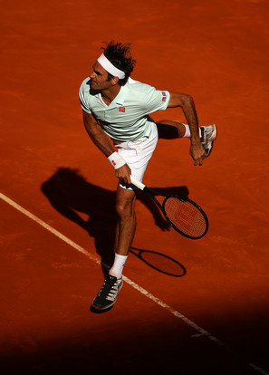 费德勒连续十二场比赛得分超过惊险取胜，切尔西挑战极限！的简单介绍